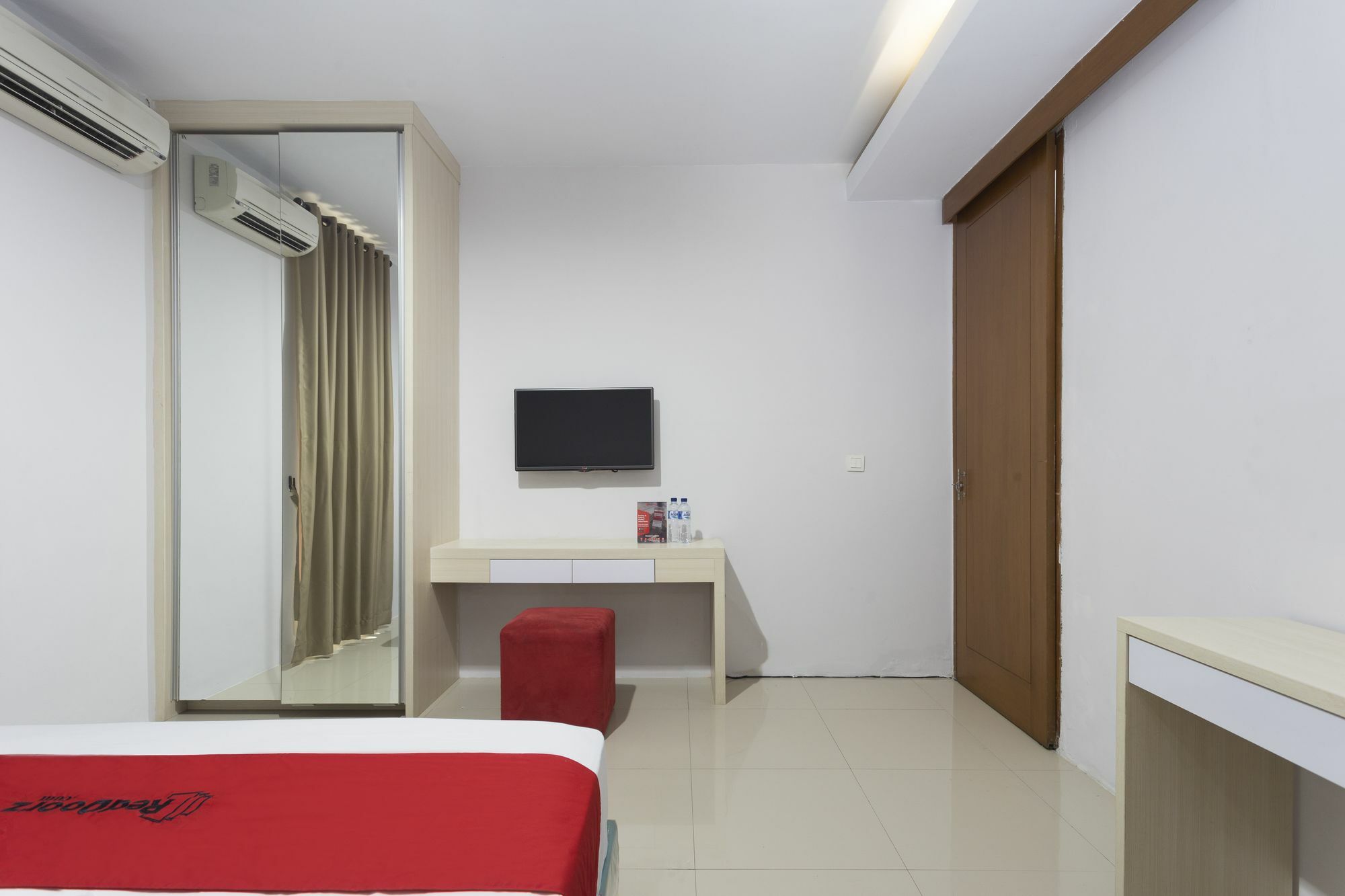 Reddoorz Plus Near Cilandak Town Square 2 Jakarta Exterior foto
